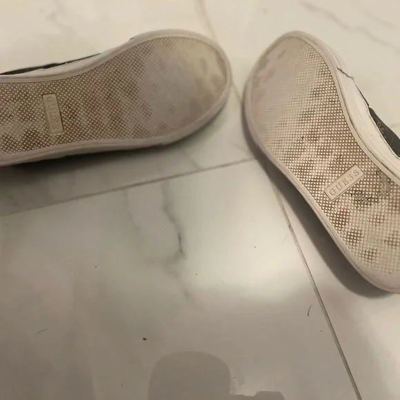 Guess Women's Loven Casual Sneakers. Gold/Brown. Size 7.5 - Picture 7 of 10